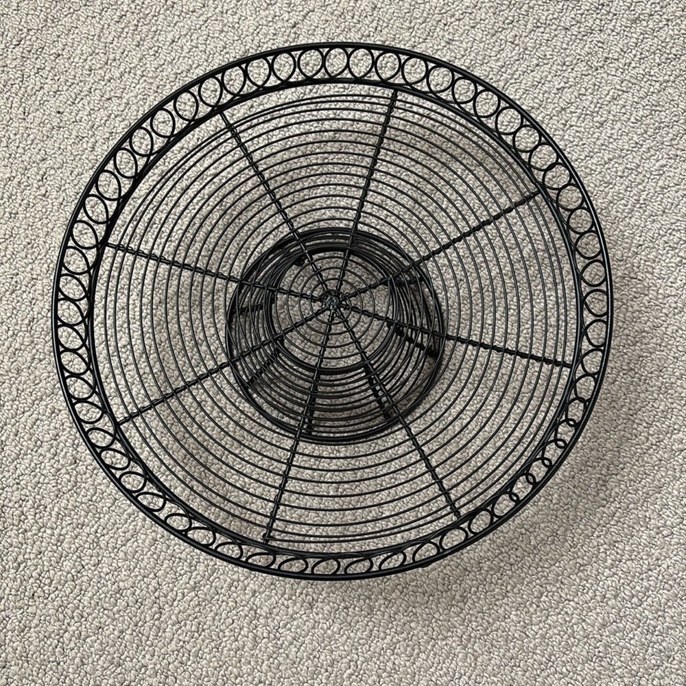 Rustic Wire Cake Stand - Picture 5 of 6